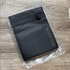 Mary Kay Roll up Makeup bag ***NEW***